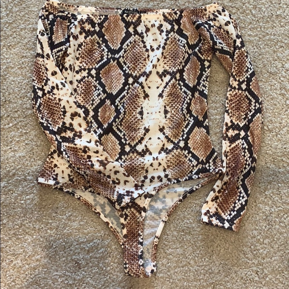 Nasty Gal bodysuit 🐍